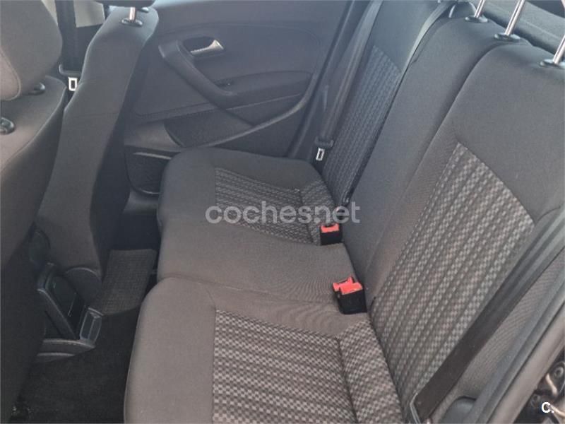 Negro Usado 2014 VW Polo Advance Berlina | 8200 € (Un poco caro) - Imagen 1/4