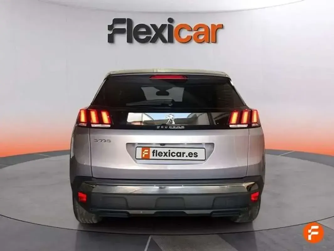 Usado Peugeot 3008 Allure 131 CV (96 kW) 2023 Gris Monovolumen