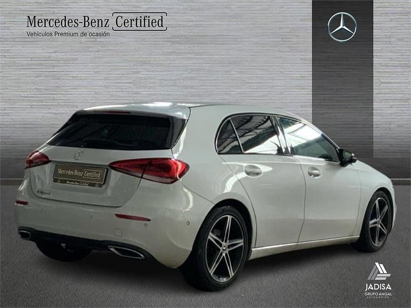 Usado Mercedes A180 116 CV (85 kW) 2019 Blanco digital Berlina