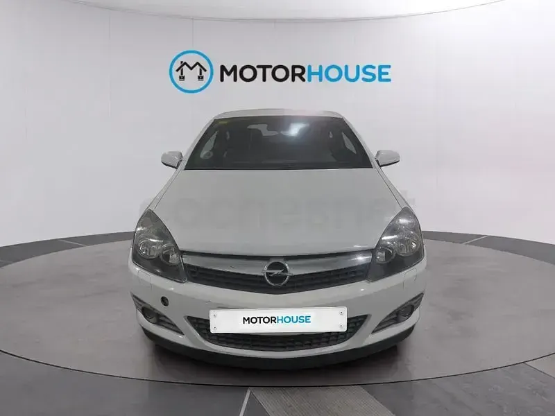 Usado Opel Astra GTC Sport 100 CV (73 kW) 2007 Blanco Berlina
