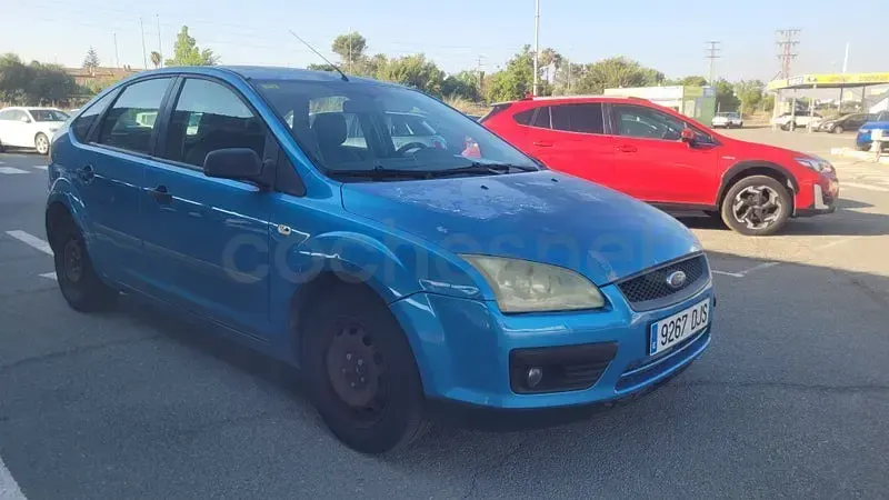 Usado Ford Focus Trend 109 CV (80 kW) 2005 Azul Berlina