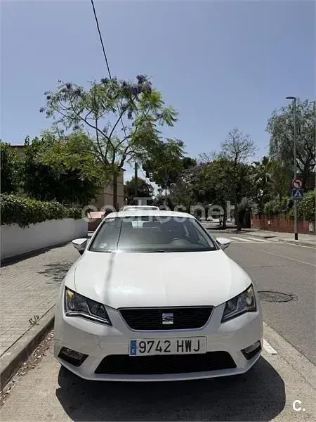 Usado Seat Leon Reference 105 CV (77 kW) 2014 Blanco Berlina