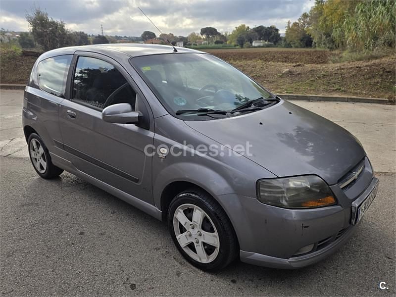 Gris / plata Usado 2007 Chevrolet Kalos Sport Berlina | 2100 € - Imagen 1/4