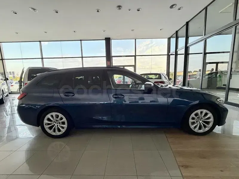 Usado BMW 320 190 CV (139 kW) 2021 Azul Familiar