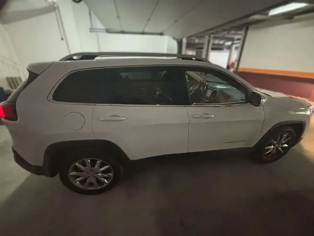 Usado Jeep Cherokee Limited 143 CV (105 kW) 2013 Blanco SUV