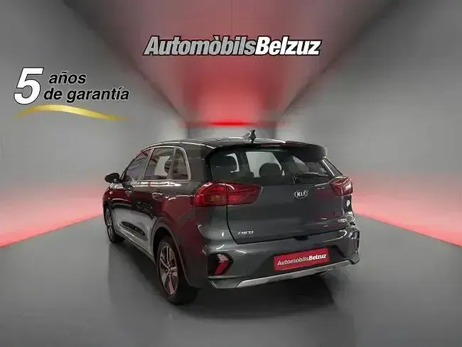 Usado Kia Niro 141 CV (103 kW) 2020 Gris SUV
