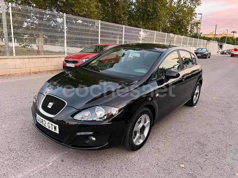 Negro Usado 2010 Seat Leon Style Berlina | 6600 € (Precio justo) - Imagen 1/4