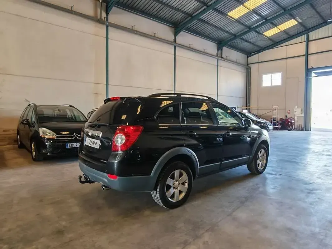 Usado Chevrolet Captiva LT 163 CV (119 kW) 2012 Negro SUV