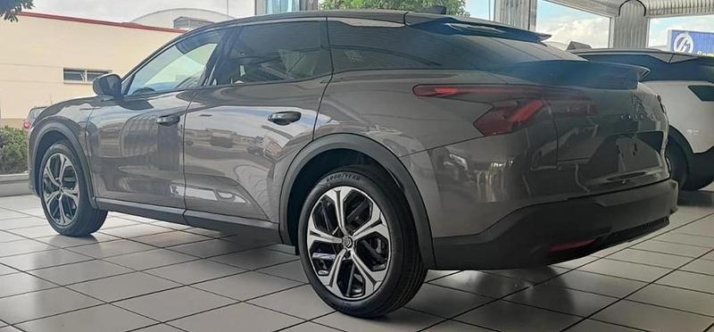 Usado Citroën C5 X Feel 131 CV (96 kW) 2023 Evl gris platinium Familiar