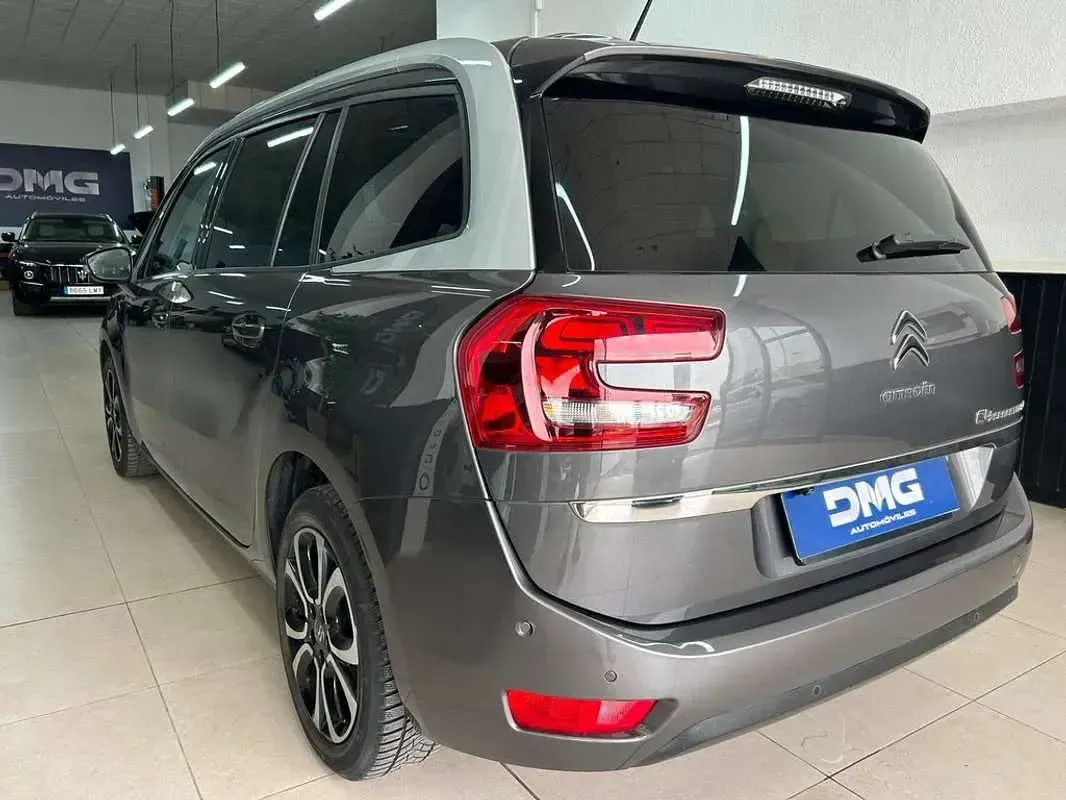 Usado Citroën Spacetourer Shine 129 CV (94 kW) 2020 Gris Monovolumen