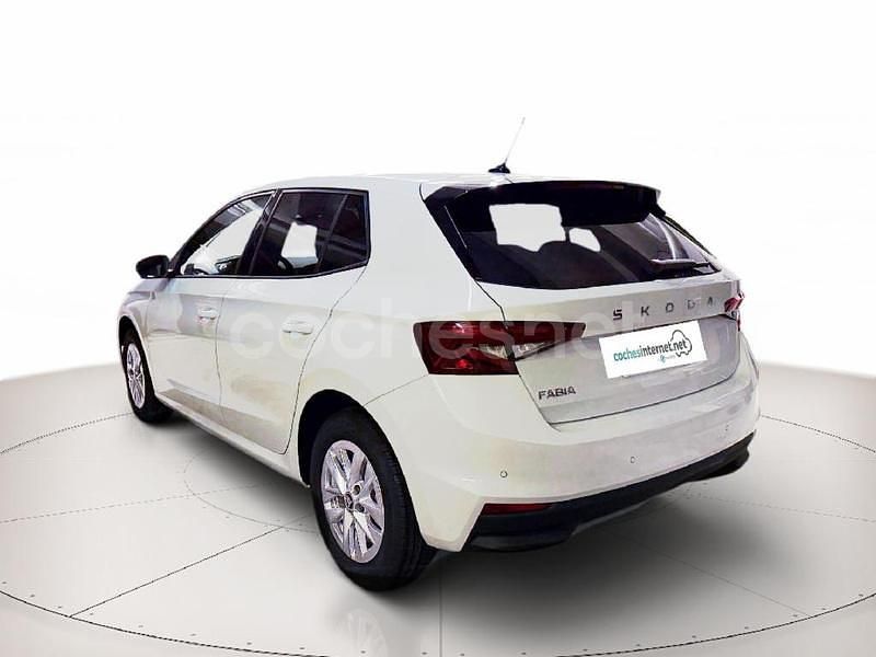 Usado Skoda Fabia Selection 115 CV (84 kW) 2025 Blanco Berlina