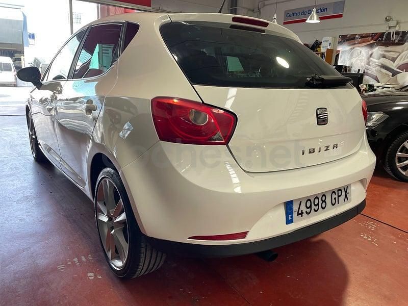 Usado Seat Ibiza Reference 105 CV (77 kW) 2009 Blanco Berlina