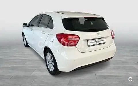 Usado Mercedes A180 Style 109 CV (80 kW) 2013 Blanco Berlina
