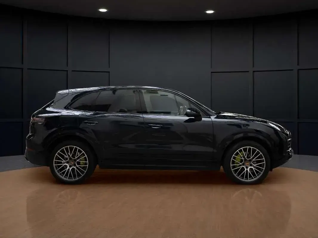 Usado Porsche Cayenne 470 CV (345 kW) 2022 Negro SUV