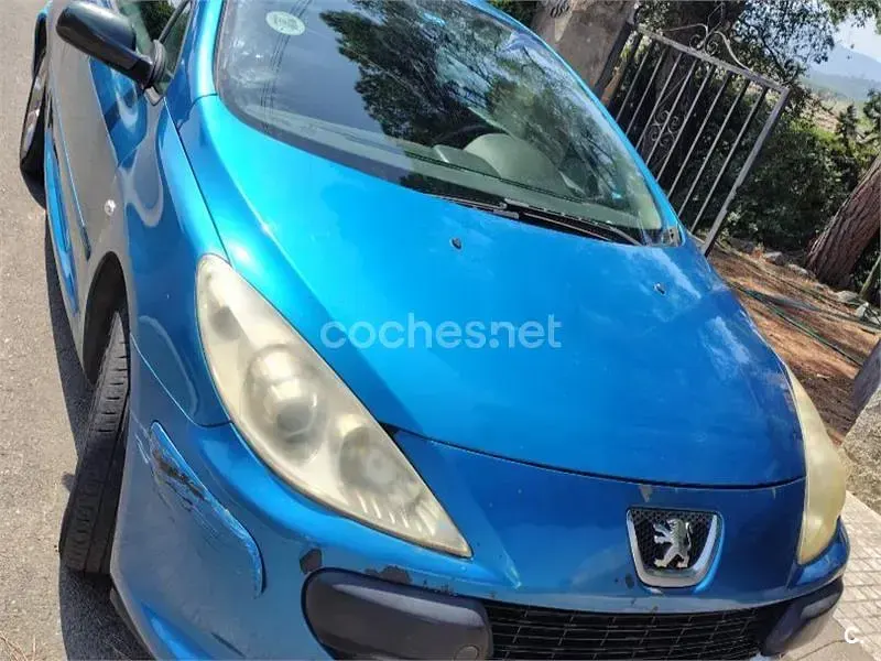Usado Peugeot 307 CC 136 CV (100 kW) 2006 Azul Descapotable
