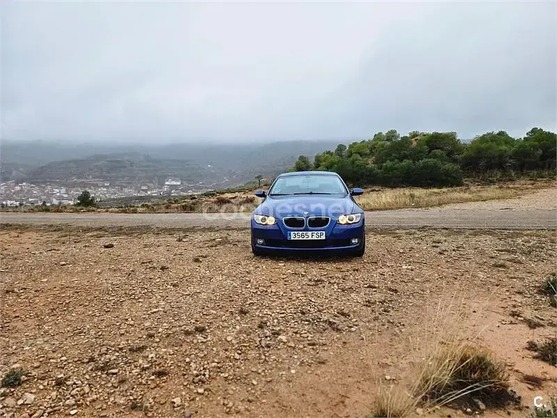 Usado BMW 320 177 CV (130 kW) 2007 Azul Coupe