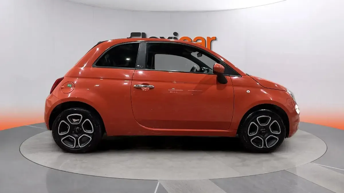 Usado Fiat 500 Club 71 CV (52 kW) 2023 Naranja Descapotable