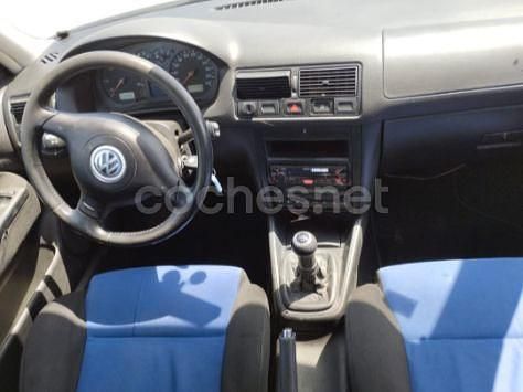 Usado VW Golf IV 110 CV (80 kW) 2000 Gris / plata Berlina
