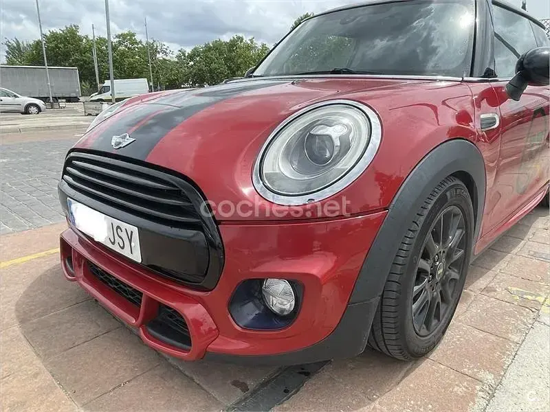Usado Mini Cooper D 116 CV (85 kW) 2016 Rojo Utilitario