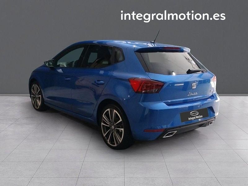 Usado Seat Ibiza FR 149 CV (109 kW) 2024 Azul Utilitario