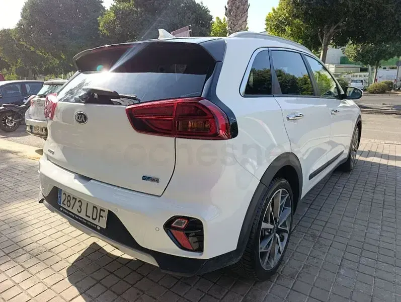 Usado Kia Niro 141 CV (103 kW) 2020 Blanco SUV
