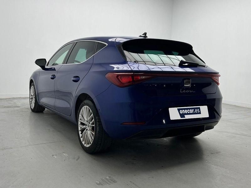 Usado Seat Leon XCELLENCE 150 CV (110 kW) 2021 Azul Berlina