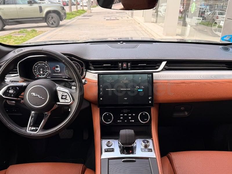 Usado Jaguar F-Pace R-Dynamic 404 CV (297 kW) 2022 Gris / plata SUV