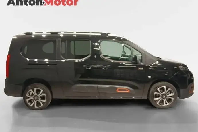 Usado Citroën Berlingo Shine 131 CV (96 kW) 2020 Negro Monovolumen