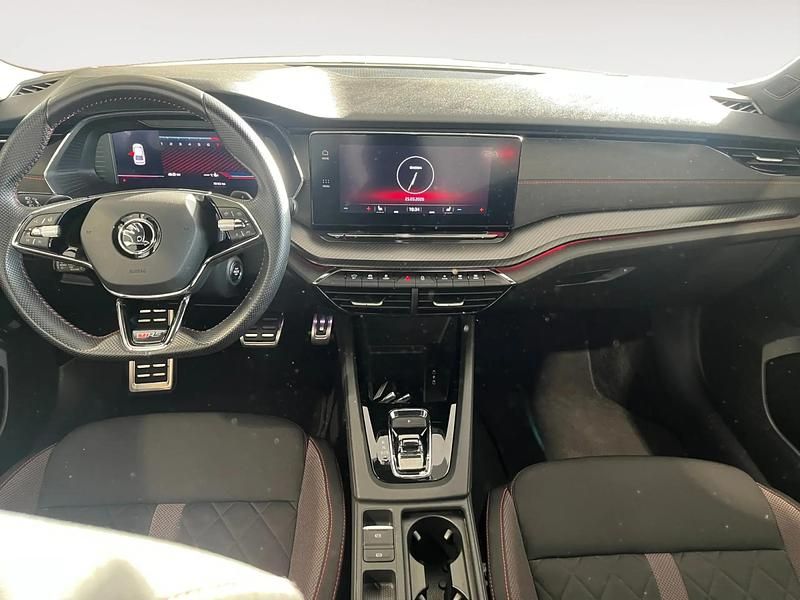 Usado Skoda Octavia RS 245 CV (180 kW) 2021 Gris/plata