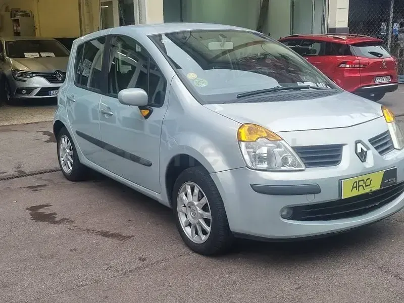 Usado Renault Modus Dynamique 98 CV (72 kW) 2005 Gris / plata Monovolumen