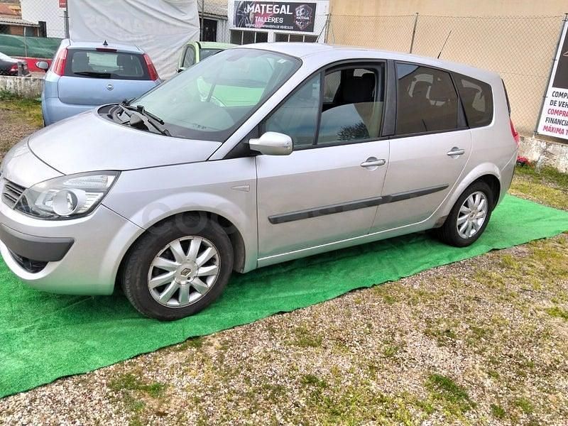 Usado Renault Grand Scénic II Exception 130 CV (95 kW) 2008 Gris / plata Monovolumen