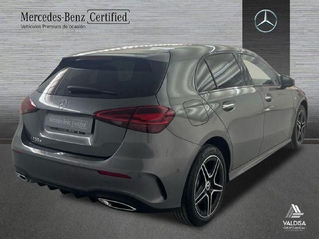 Usado Mercedes A250 AMG line 218 CV (160 kW) 2025 Gris montaña