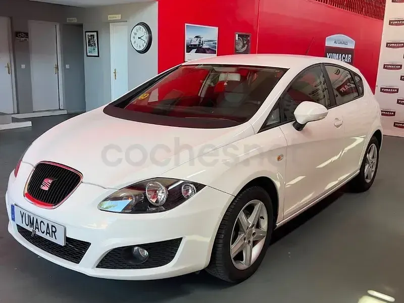 Usado Seat Leon Reference 105 CV (77 kW) 2010 Blanco Utilitario