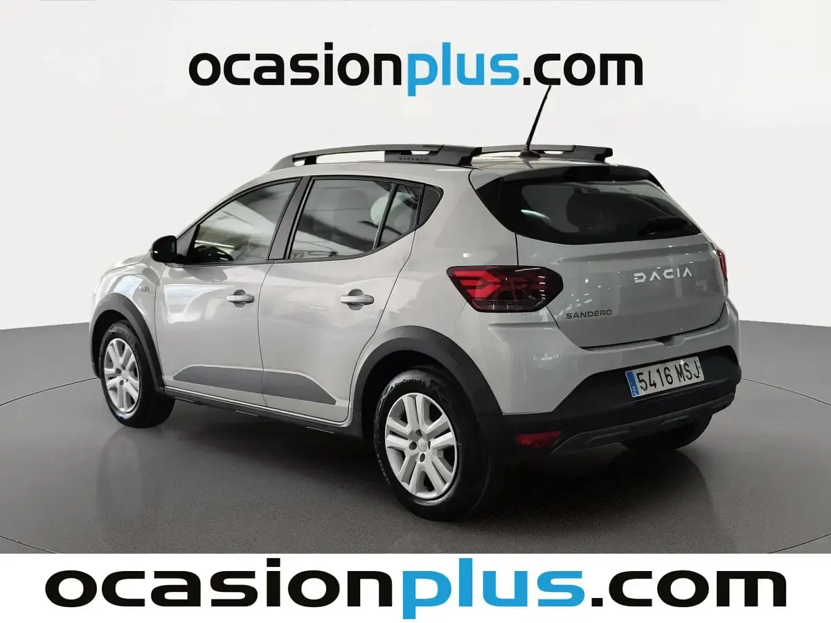 Usado Dacia Sandero Expression 91 CV (66 kW) 2024 Gris Utilitario