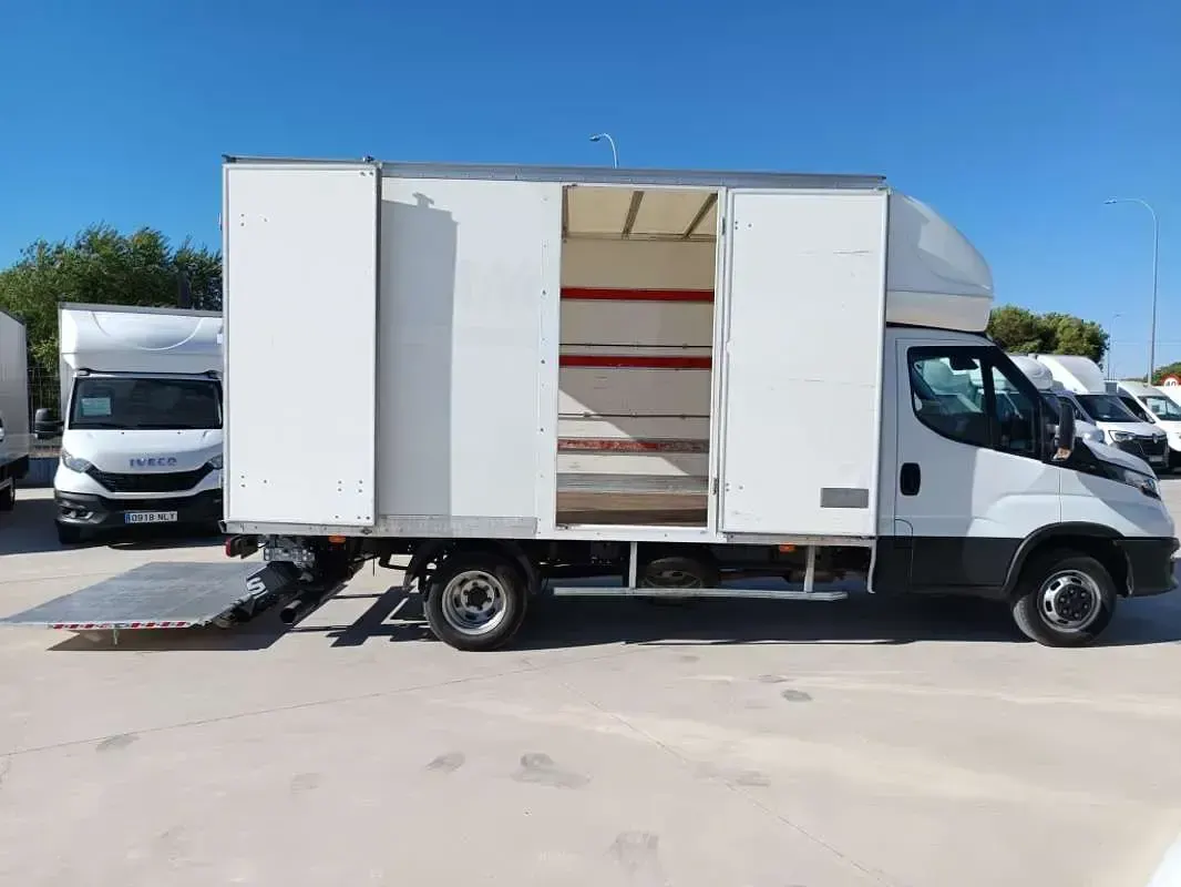 Usado Iveco Daily 159 CV (116 kW) 2022 Blanco Van