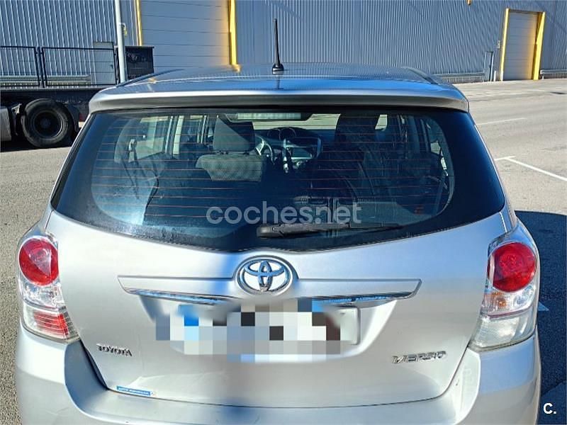 Usado Toyota Verso Advance 112 CV (82 kW) 2015 Gris / plata Monovolumen