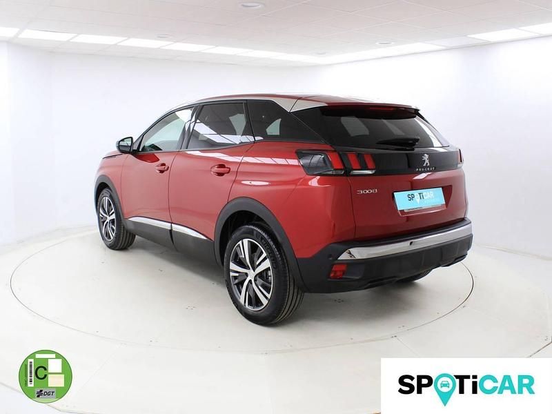 Usado Peugeot 3008 Allure 130 CV (95 kW) 2022 Rojo SUV