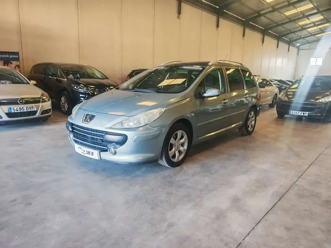 Usado Peugeot 307 109 CV (80 kW) 2007 Azul Familiar