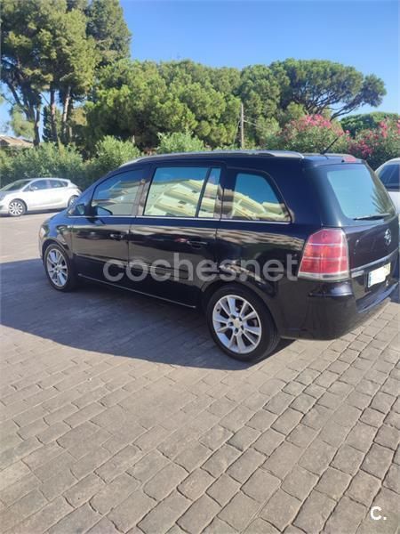 Usado Opel Zafira Cosmo 120 CV (88 kW) 2006 Negro Monovolumen
