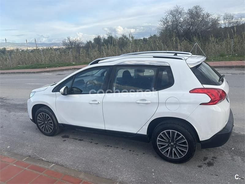 Usado Peugeot 2008 Active 82 CV (60 kW) 2014 Blanco SUV
