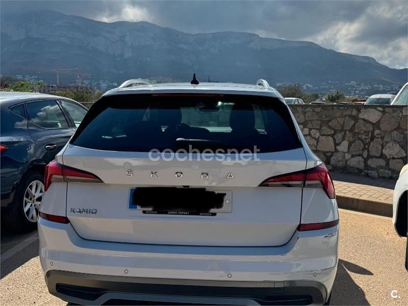 Usado Skoda Kamiq 110 CV (80 kW) 2022 Blanco SUV