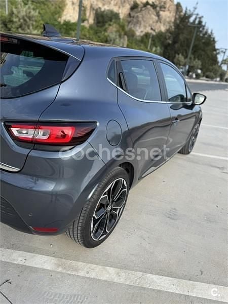 Gris / plata Usado 2019 Renault Clio IV Zen Berlina | 12.500 € (Un poco caro) - Imagen 1/1