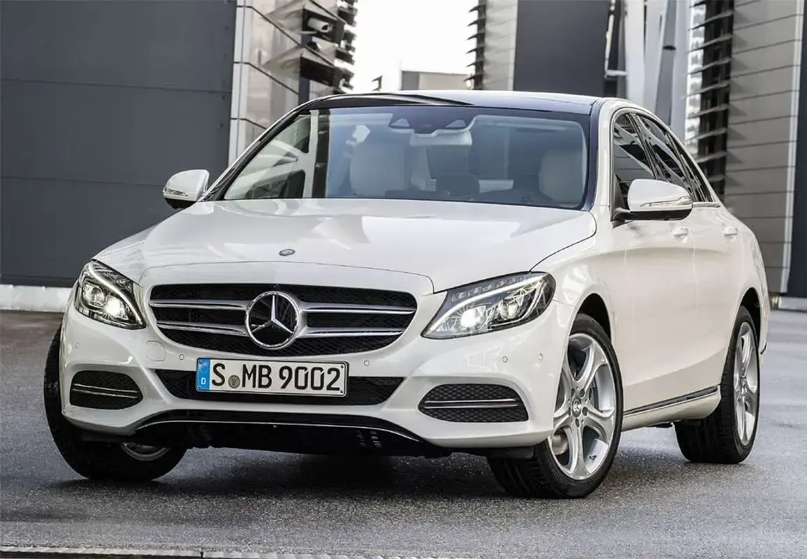 Usado Mercedes C220 170 CV (125 kW) 2017 Gris Berlina