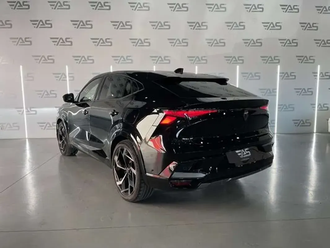 Usado Renault Rafale 300 CV (220 kW) 2025 Negro SUV