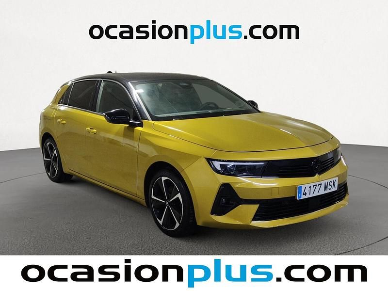 Usado Opel Astra 130 CV (95 kW) 2024 Amarillo Berlina