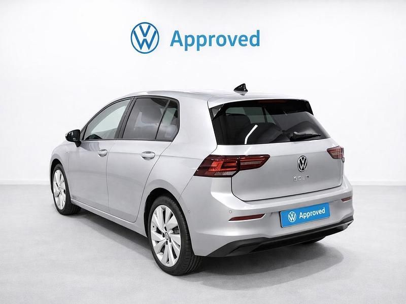 Usado VW Golf VIII 115 CV (84 kW) 2025 Gris Berlina