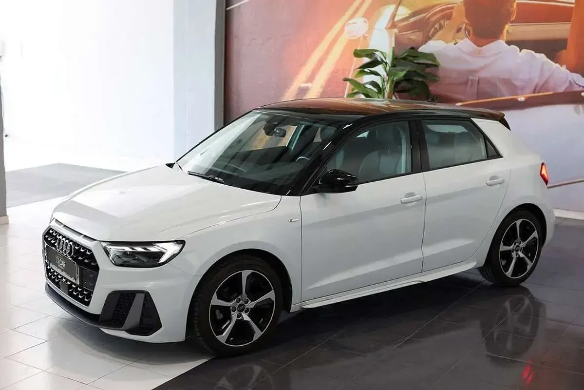 Usado Audi A1 Sportback S-Line 110 CV (80 kW) 2023 Gris Utilitario