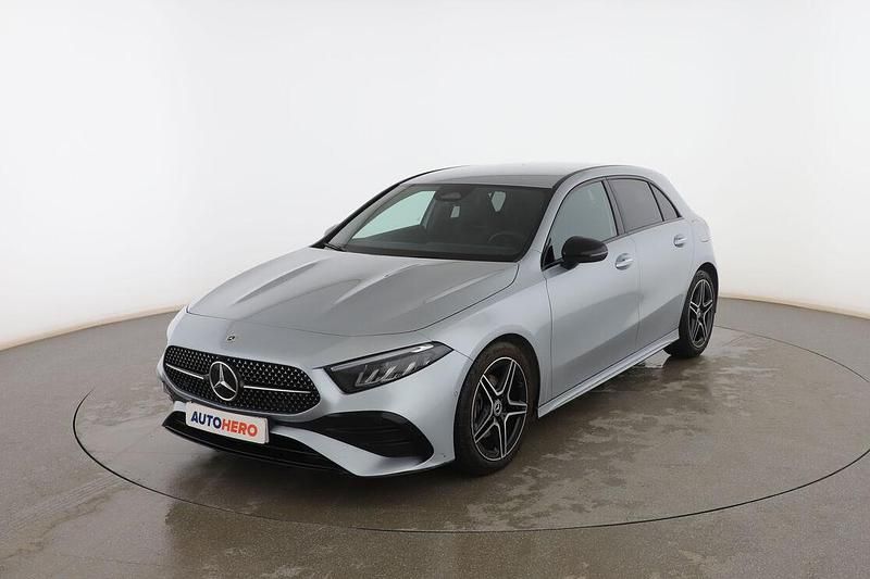 Gris Usado 2025 Mercedes A180 AMG line Utilitario | 35.099 € (Un poco caro) - Imagen 1/3
