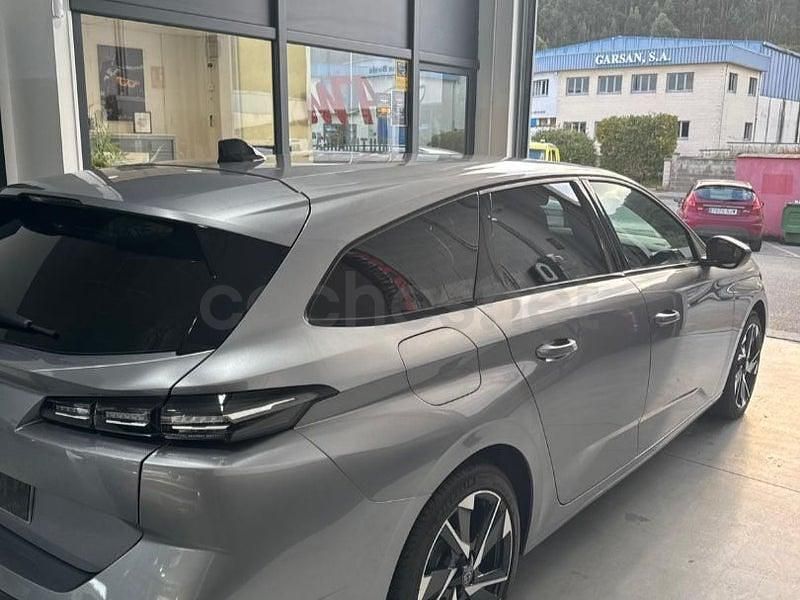Usado Peugeot 308 SW Allure 130 CV (95 kW) 2022 Gris / plata Familiar