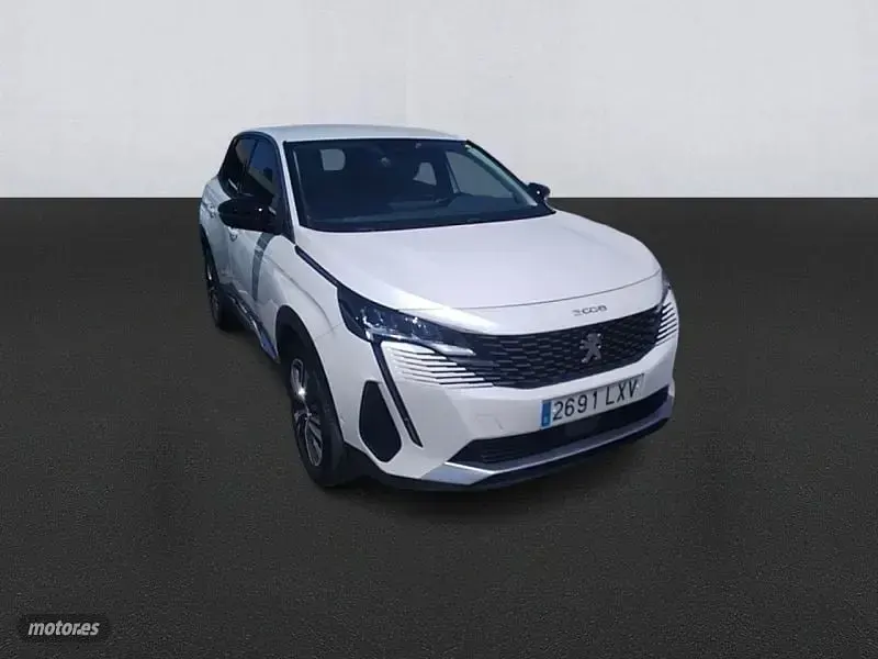 Usado Peugeot 3008 Allure 130 CV (95 kW) 2022 Blanco SUV